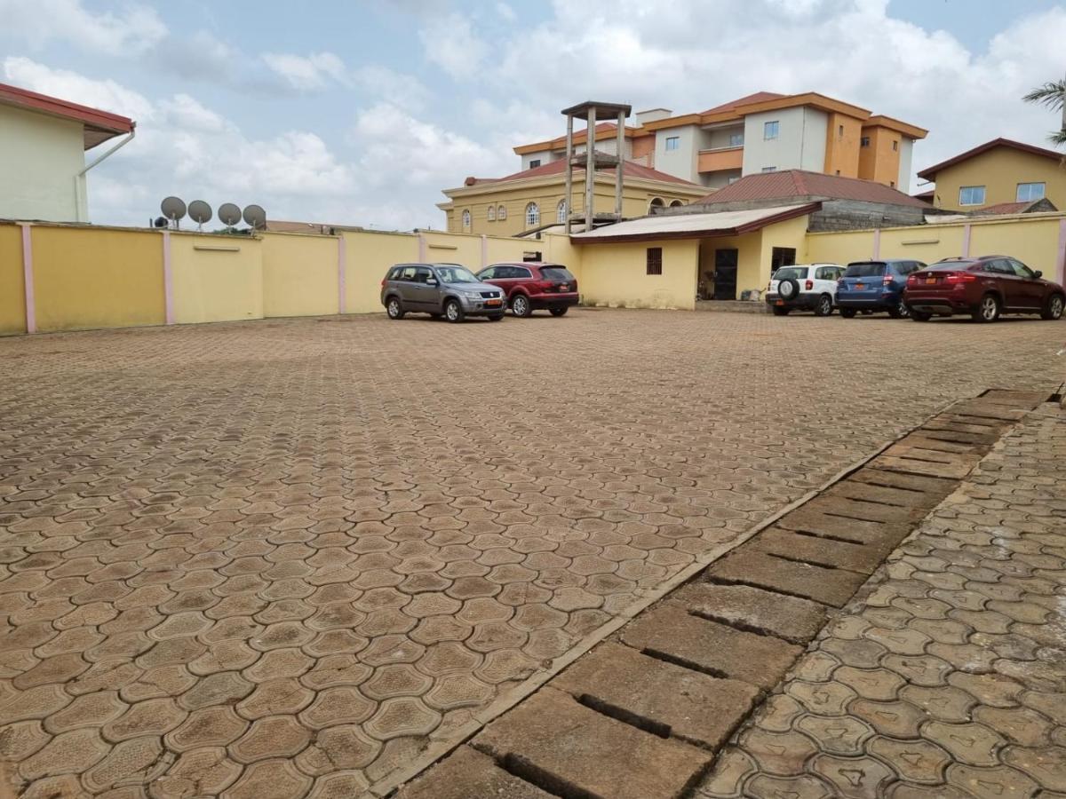 Appart Hotel Mireille Yaoundé Eksteriør billede